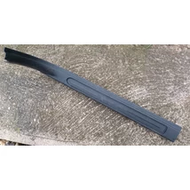 Alfa Romeo 159 jobb első belső küszöb burkolat fekete 156037072