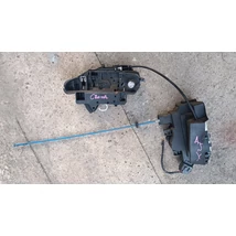 Fiat Croma bal első ajtózár + külső kilincs belső elem + Bowden 51823815 Fiat Croma bal első ajtózár + külső kilincs belső elem + Bowden 51823815