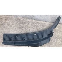 Alfa Romeo 156 levélrács jobb + ablakmosó spricni 60626787 Alfa Romeo 156 levélrács jobb + ablakmosó spricni 60626787