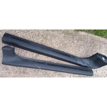 Alfa Romeo 147 fekete belső küszöb burkolat bal jobb 735263905 735263946