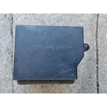 Alfa Romeo 147 GT külső biztosíték tábla alsó felső burkolat