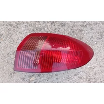 Alfa Romeo 147 jobb hátsó gyári bontott lámpa foglalattal