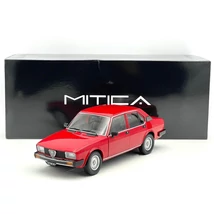 Alfa Romeo Alfetta Berlina 2000L 1978 1:18 piros MITICA modellautó Új Dobozos