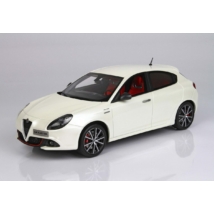 Alfa Romeo Giulietta QV Veloce Gyöngyház fehér, piros belső BBR 1:18 Új Dobozos Modellautó