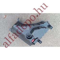 Fiat Freemont Alpine hifis gyári mélynyomó subwoofer csatlakozóval egyben 05064946aa