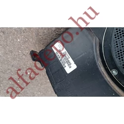 Fiat Freemont Alpine hifis gyári mélynyomó subwoofer csatlakozóval egyben 05064946aa