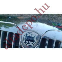 Lancia Thesis diszrács gyári bontott 15601764 króm hiba