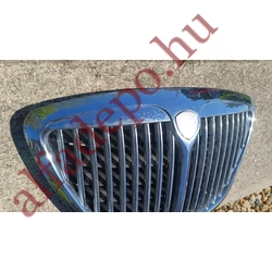 Lancia Thesis diszrács gyári bontott 15601764 kis repedés 
