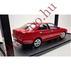 Alfa Romeo 166 3.0 v6 Rosso Piros 1:18 nyitható új dobozos Modellautó
