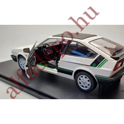 ALFA ROMEO SPRINT 1.5 QUADRIFOGLIO VERDE BALOCCO 1984 1:18 nyitható Modellautó új DOBOZOS