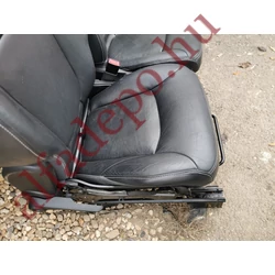 Fiat Freemont fekete bőr első ülés pár 