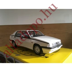 Alfa Romeo 75 1:18 LAUDORACING 1988 fehér modellautó LM123A1R