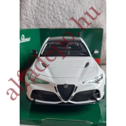 Alfa Romeo Giulia GTAm Fehér fém nyitható BBurago új 1:18 Modellautó