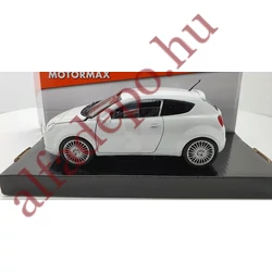 Alfa Romeo MiTo 1:24 fehér nyitható Fém Dobozos Új MOTORMAX modellautó