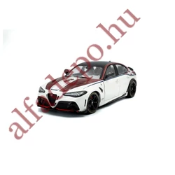Alfa Romeo Giulia GTAm Bianco & Rosso 2023 Sauber Racing 1:18 fém Nyitható Dobozos Modellautó