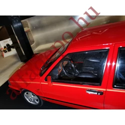 Lancia Thema 8.32 Ferrari 1S MITICA 1:18 nyitható modellautó