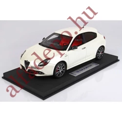 Alfa Romeo Giulietta QV Veloce Gyöngyház fehér, piros belső BBR 1:18 Új Dobozos Modellautó