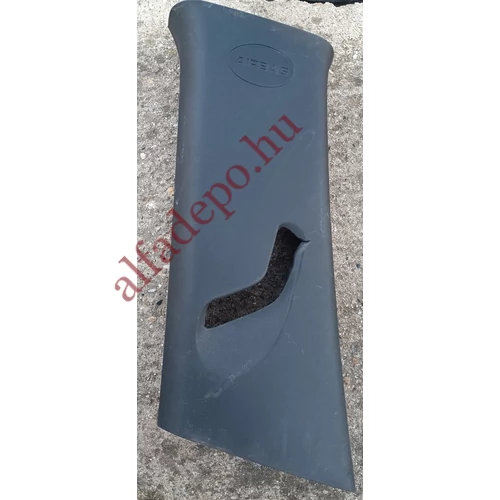 Alfa Romeo Giulietta QV fekete bal B oszlop takaró elem 156078911