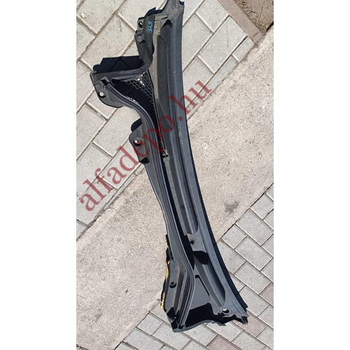 Alfa Romeo Stelvio levélrács gyári bontott komplett 156134659