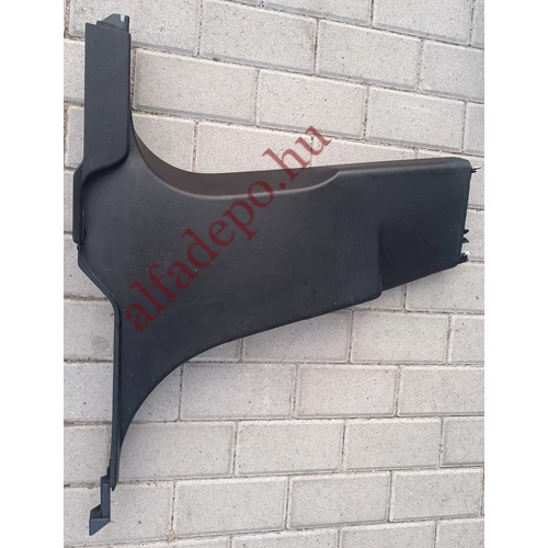 Alfa Romeo Stelvio bal B oszlop takaró fekete bontott 156138245