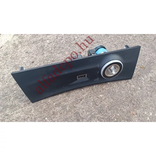 Alfa Romeo Stelvio szivargyújtó usb port gyári bontott 50549382