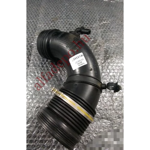 Alfa Romeo Giulietta QV 4c 1750 tbi szivócső turbóra menő 51811546 gyári új 