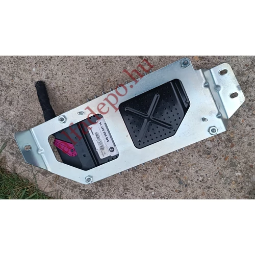 Alfa Romeo Brera Bose hangrendszer hifi erősítő gyári bontott csatlakozóval 60694714