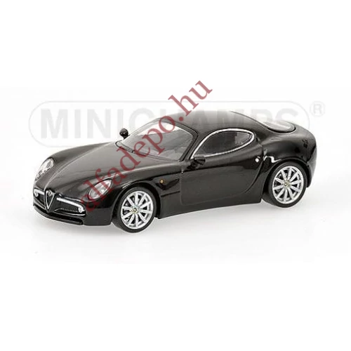 Alfa Romeo 8C 1:64 Minichamps fekete Coupe Dbozos Új Modellautó