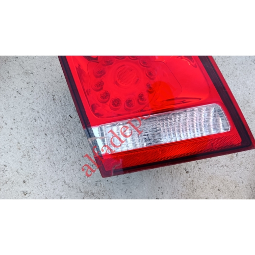 Fiat Freemont Bal hátsó belső lámpa LED Gyári Bontott Sérült