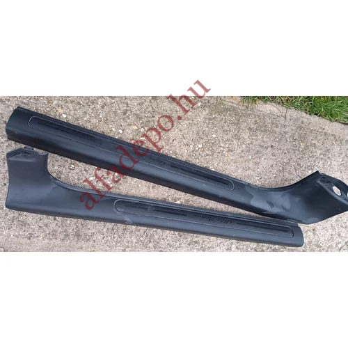 Alfa Romeo 147 fekete belső küszöb burkolat bal jobb 735263905 735263946