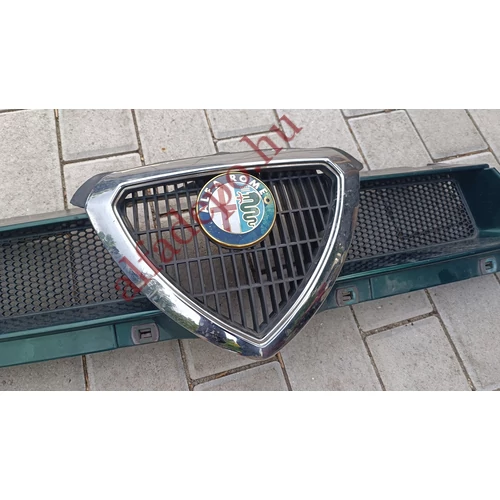 Alfa Romeo 155 első gyári bontott diszrács fül hiba Alfa Romeo 155 első gyári bontott diszrács fül hiba