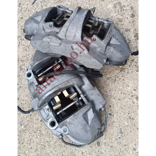 Alfa Romeo Stelvio Giulia 330mm Brembo első féknyereg pár szürke  Alfa Romeo Stelvio Giulia 330mm Brembo első féknyereg pár szürke