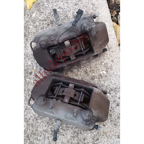 Alfa Romeo Mito Brembo 305mm 4.dugattyús első féknyereg pár konzollal