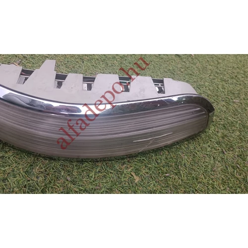 Lancia Thesis jobb hátsó lámpa repedt búra LED Lancia Thesis jobb hátsó lámpa repedt búra LED