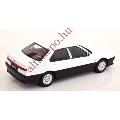 Alfa Romeo 164 Q4 3.0 24v fém 1:18 Triple 9 Fehér modellautó új Dobozos