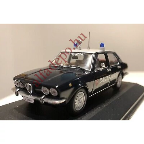 Alfa Romeo Alfetta 1:43 Edicola Új fém Carabinieri Modellautó