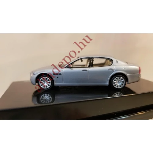 MASERATI QUATTROPORTE M139 RICKO 1:87 MINIVITRINES ÚJ DOBOZOS MODELLAUTÓ Ezüst